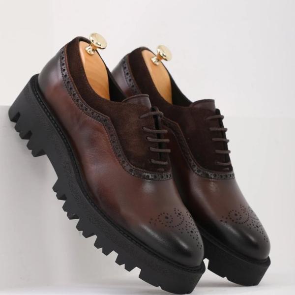 Leather brown shoe